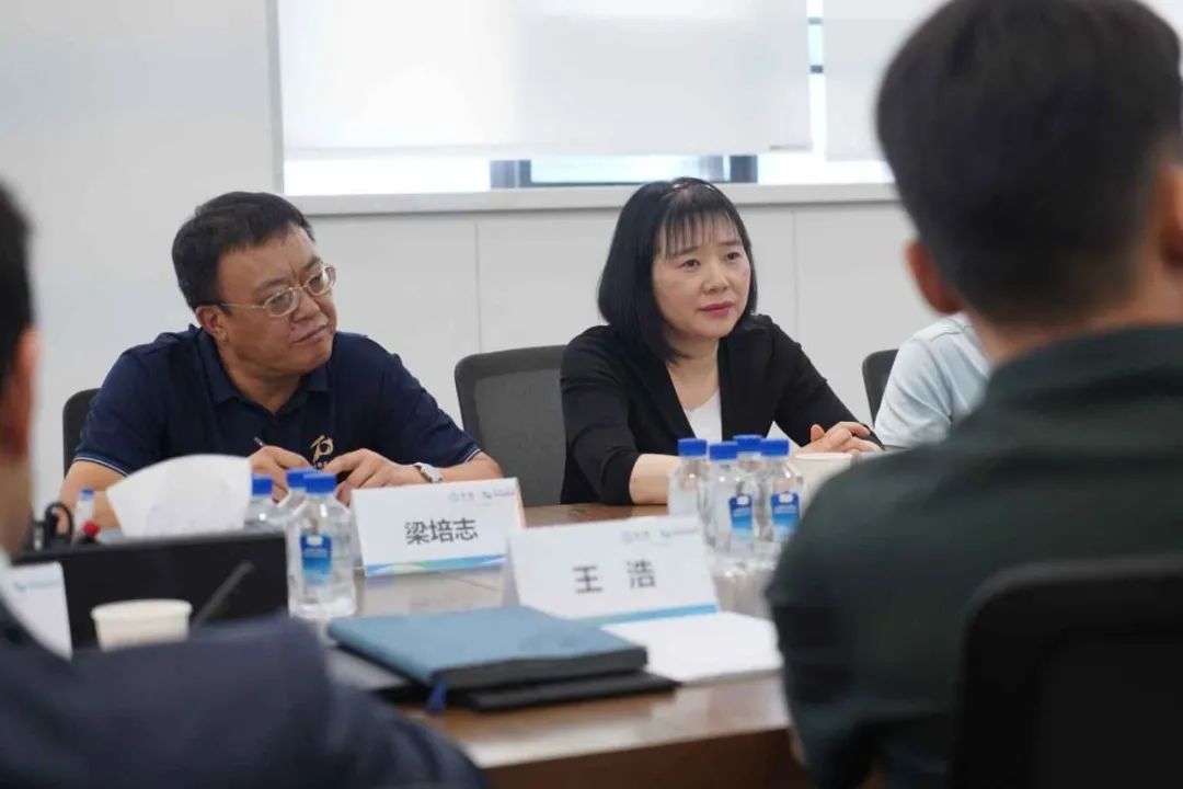 在座談交流環(huán)節(jié)，雙方圍繞如何更好地推動(dòng)產(chǎn)教融合進(jìn)行了深入探討